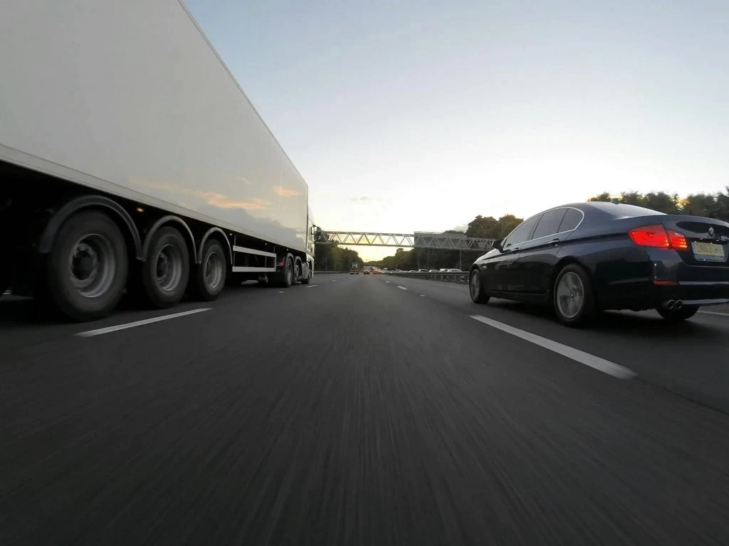 What Features Should Navigation for Truck Drivers Have?